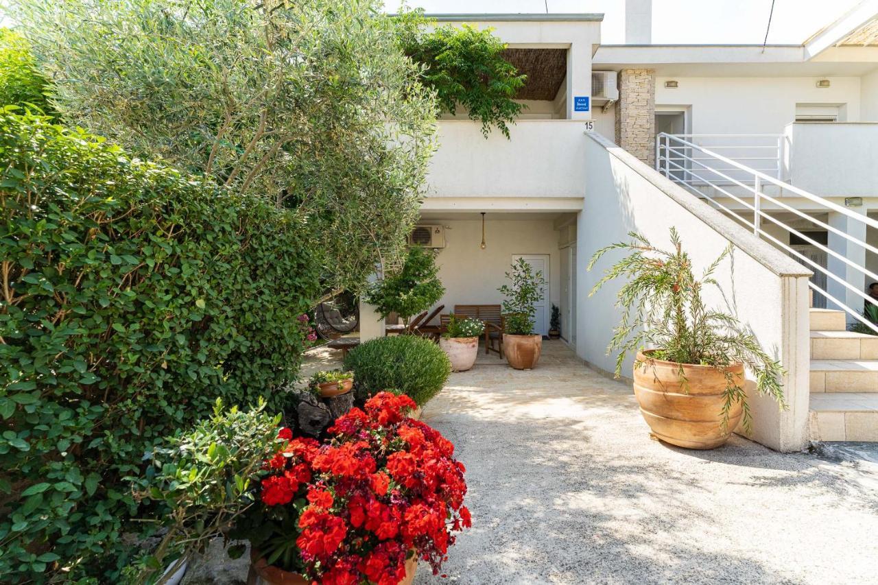 Apartments Juraj Petrcane Exterior foto